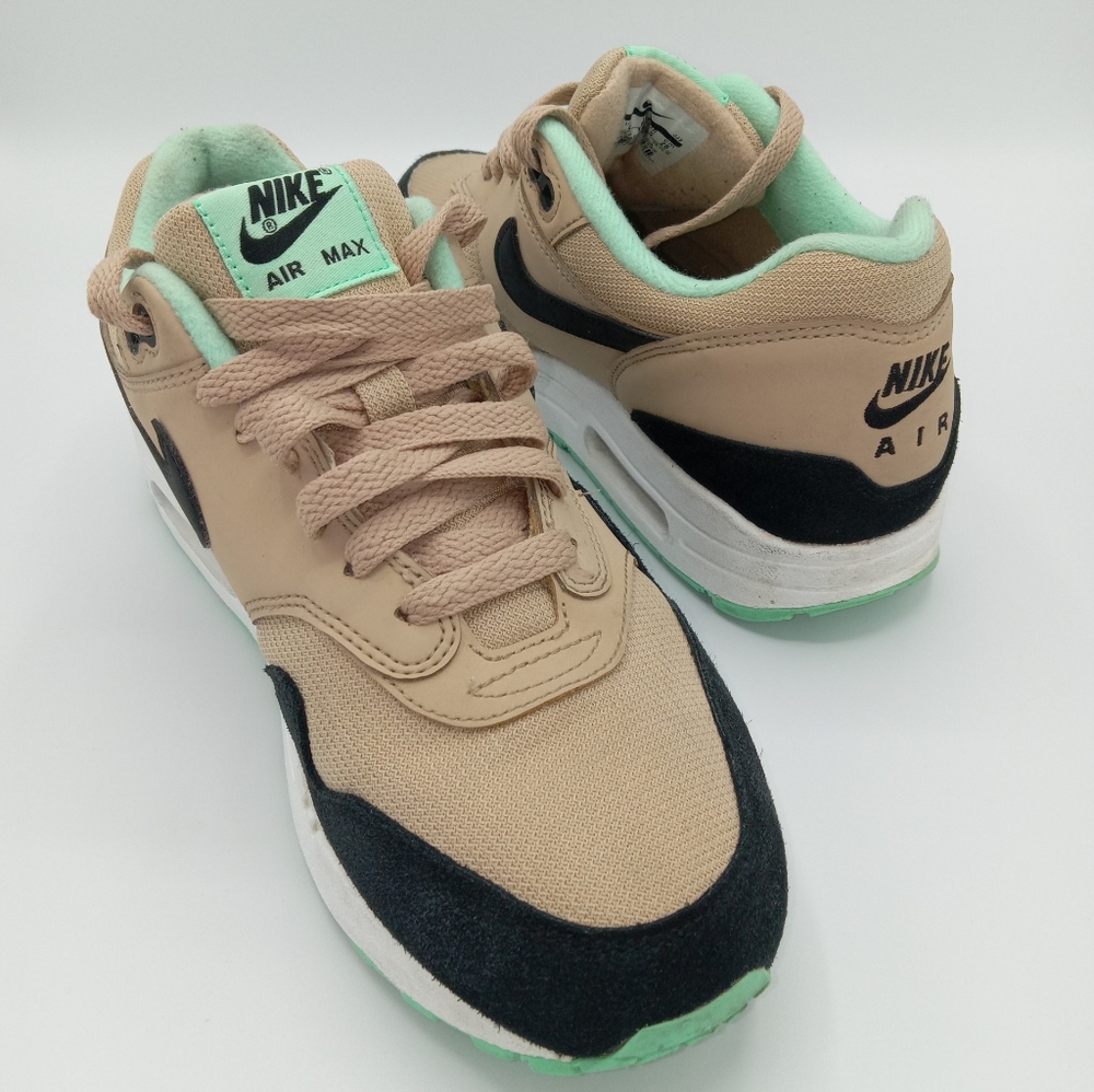 Nike Air Max 1 Desert Green Glow 